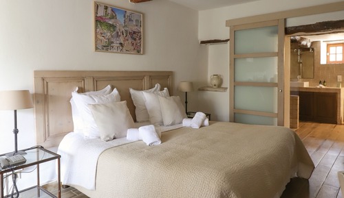 Superior Double or Twin Room (La Cuisine)