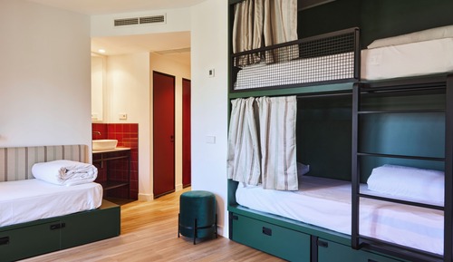 Bed in 7-bed Dorm