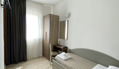 Deluxe Single Room