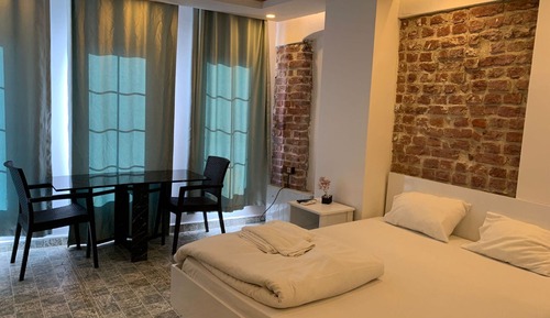 Deluxe Suite, 1 Queen Bed