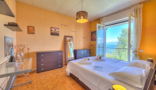 Family House, 1 Bedroom, Mountainside (Easy Panorama Apartment Stresa Hill)