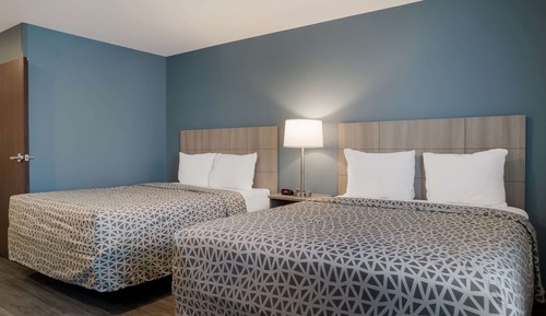 Queen Suite Two Queen Beds
