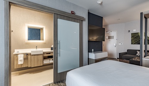 Suite, 2 Queen Beds (Hearing Accessible)