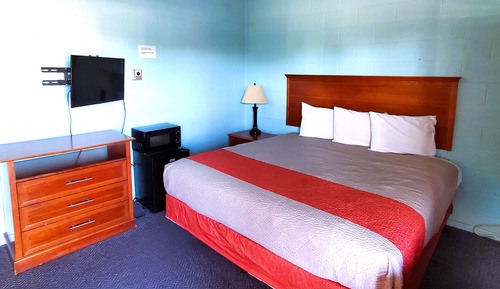 Standard Single Room, 1 King Bed, Smoking
