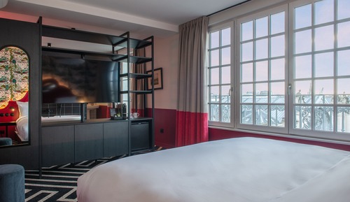Signature Room