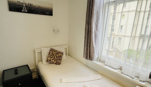 Basic Single Room, Ensuite