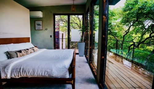 Signature Villa, Valley View