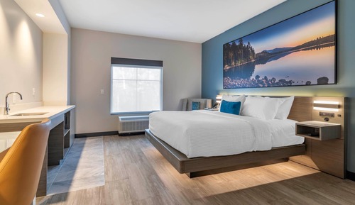 Suite, 1 King Bed, Accessible, Non Smoking