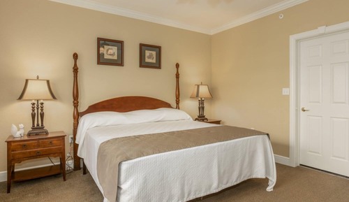 Signature Apartment, 2 Bedrooms, Balcony, Mountain View