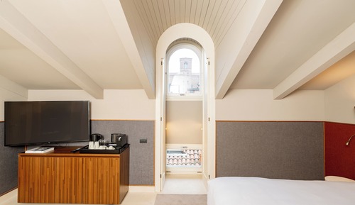 Junior Suite (Attic)