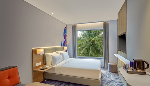 Standard Room, 1 Queen Bed