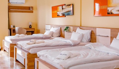Comfort Room, Multiple Beds, Balcony
