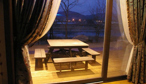 Room (Yeon)