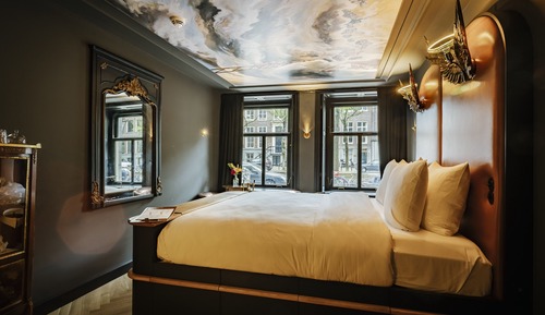 Deluxe Double Room (Benedictus de Spinoza)
