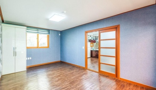 Room (Dalbit maru-2)