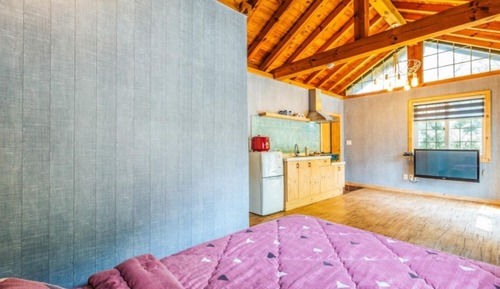 Room (Dew-2)
