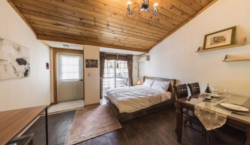 Room (Oak Deluxe)