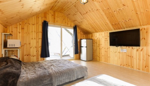 Room (Starlight Room 4)