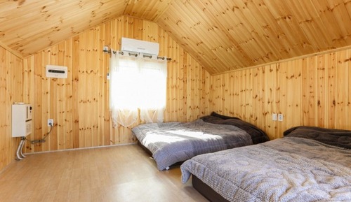 Room (Starlight Room 1)