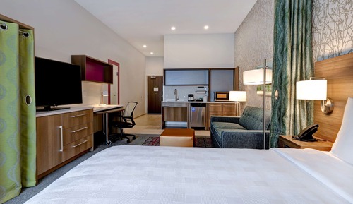 Studio, 1 Queen Bed, Accessible, Non Smoking (Roll-In Shower)