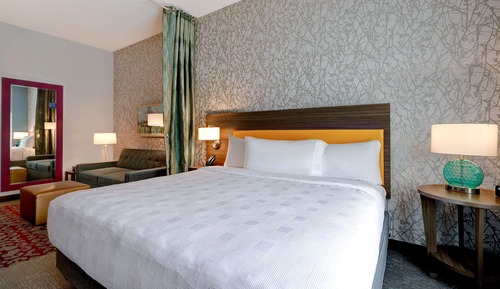 Standard Studio, 1 King Bed, Accessible (Mobility & Hearing, Roll-in Shower)