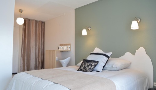 Standard Club Apartment Only 2 Couples / Night