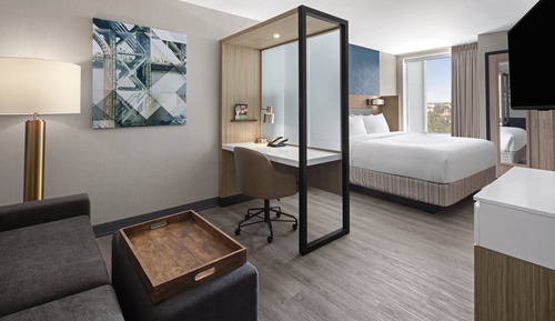 Studio Suite, 1 King Bed (Hearing Accessible)