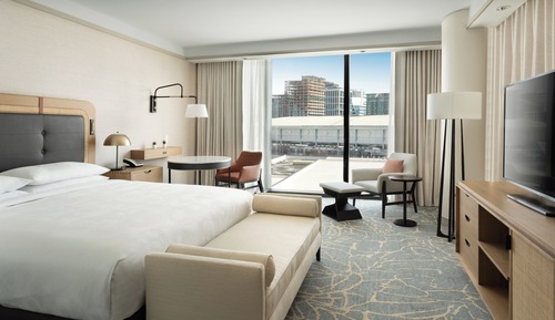 Superior Room, 1 King Bed, Harbor View, Corner (Hearing Accessible)