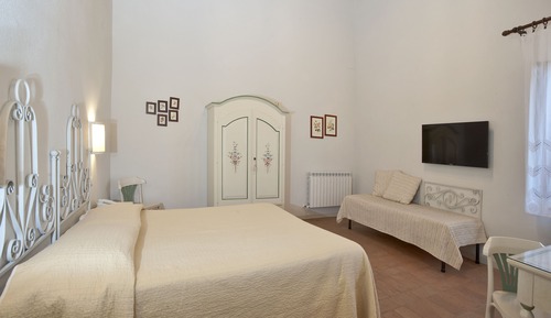 Standard Triple Room, Multiple Beds, Private Bathroom, Hill View