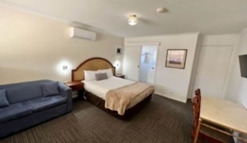 Deluxe Queen Room