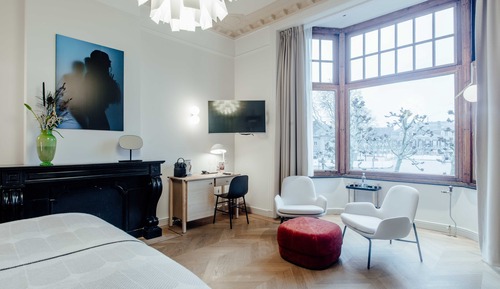 Deluxe Suite, City View