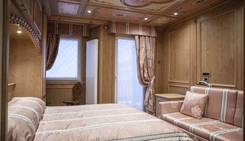 Romantic Double Room, 1 Queen Bed, Mountain View