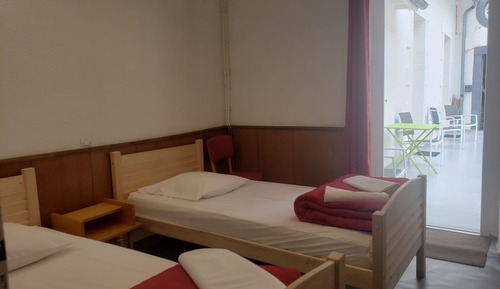 Twin Room, Shared Bathroom (H)