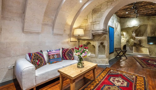 Deluxe Triple Room (Cave)