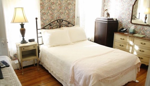 The Trio - 3 Bedrooms with Private External Bathroom