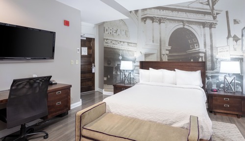 Junior Single Room, 1 Queen Bed, Non Smoking