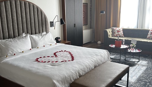 Suite, 1 King Bed
