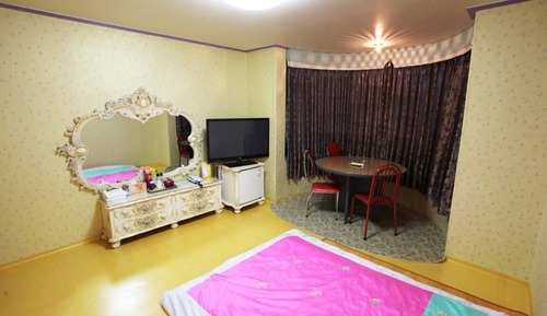 Room (Korean)