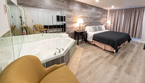 Honeymoon Room