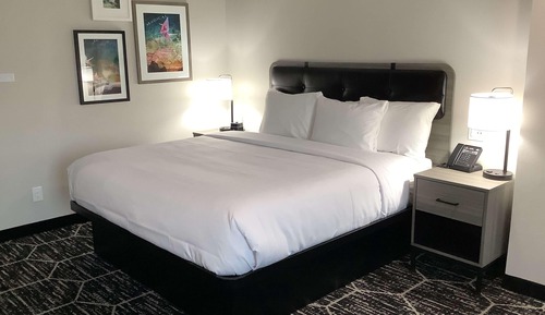 Deluxe Room, 1 King Bed, Accessible, Non Smoking