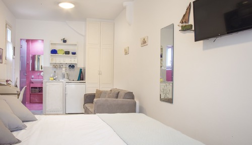 Panoramic Studio Suite, Balcony, Partial Sea View