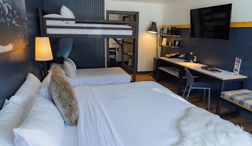 Idlewild: King with Twin Bunks