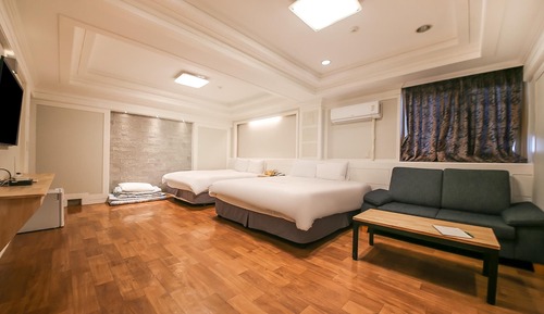 Room (Family Room Twin (Family Room-Twin Ne)