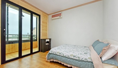 Room (No 210 Lilac (Ocean View))