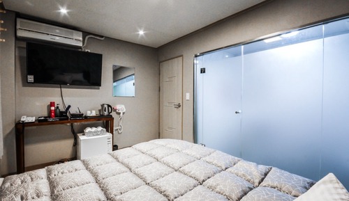 Room (Standard Room B (No parking Netflix p)