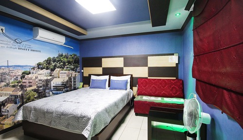 Room (Bed room)