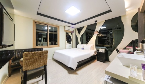Room (Semi-Special Room)