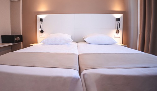 Economy Room