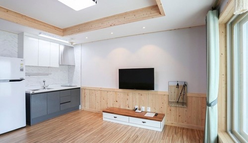 Room (Room 101)