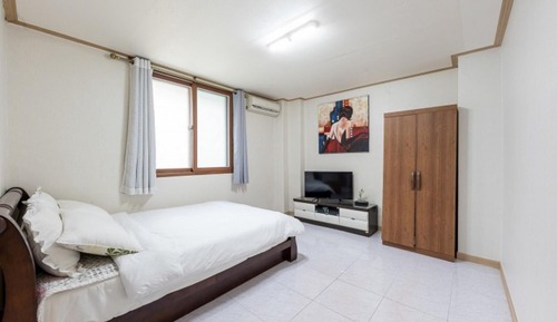 Room (Family A1 (dogs allowed))
